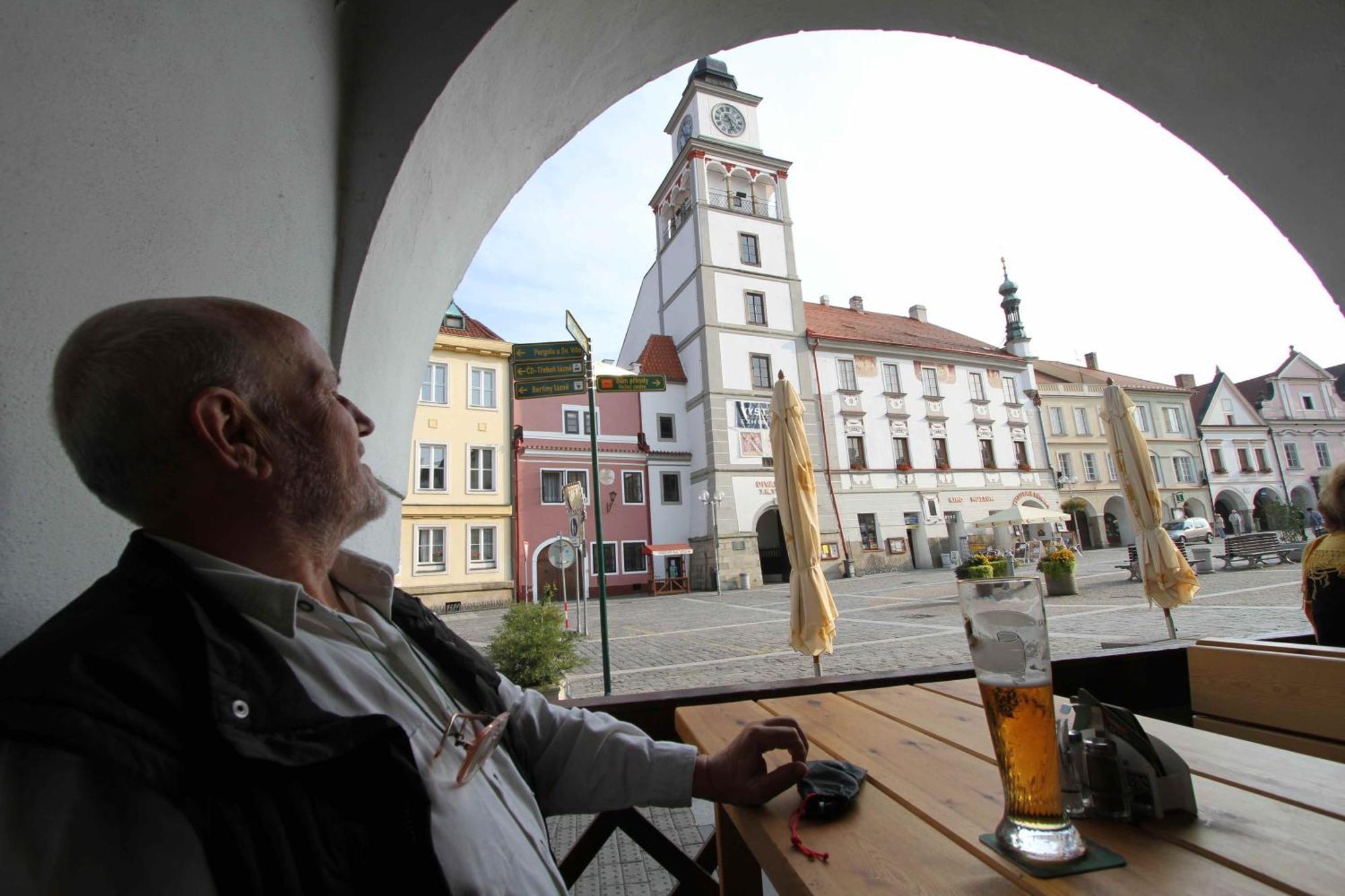 Hotel Bily Konicek Třeboň Екстериор снимка