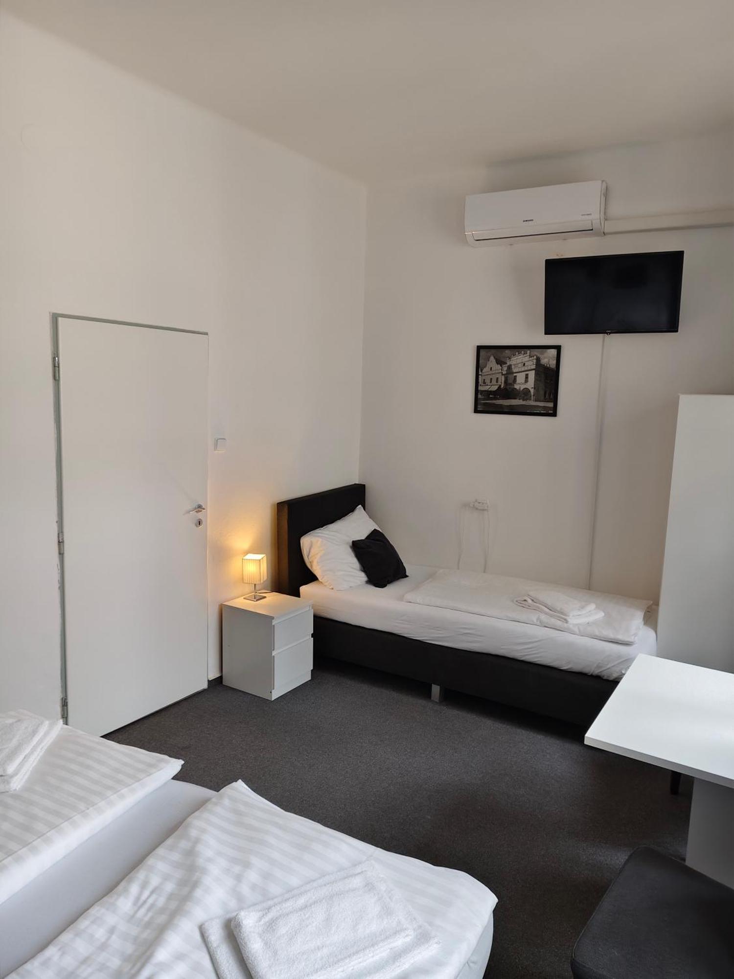 Hotel Bily Konicek Třeboň Екстериор снимка