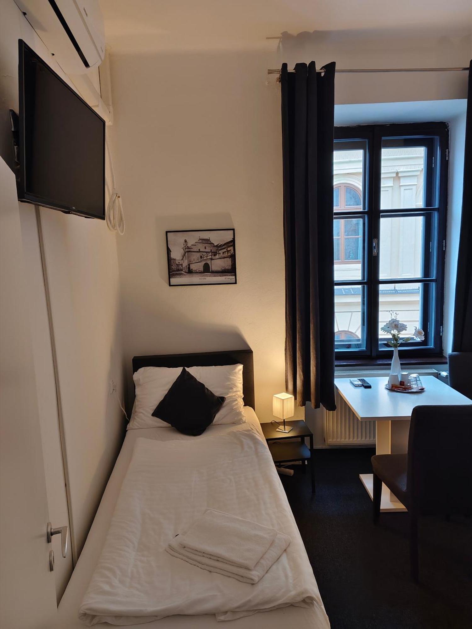 Hotel Bily Konicek Třeboň Екстериор снимка