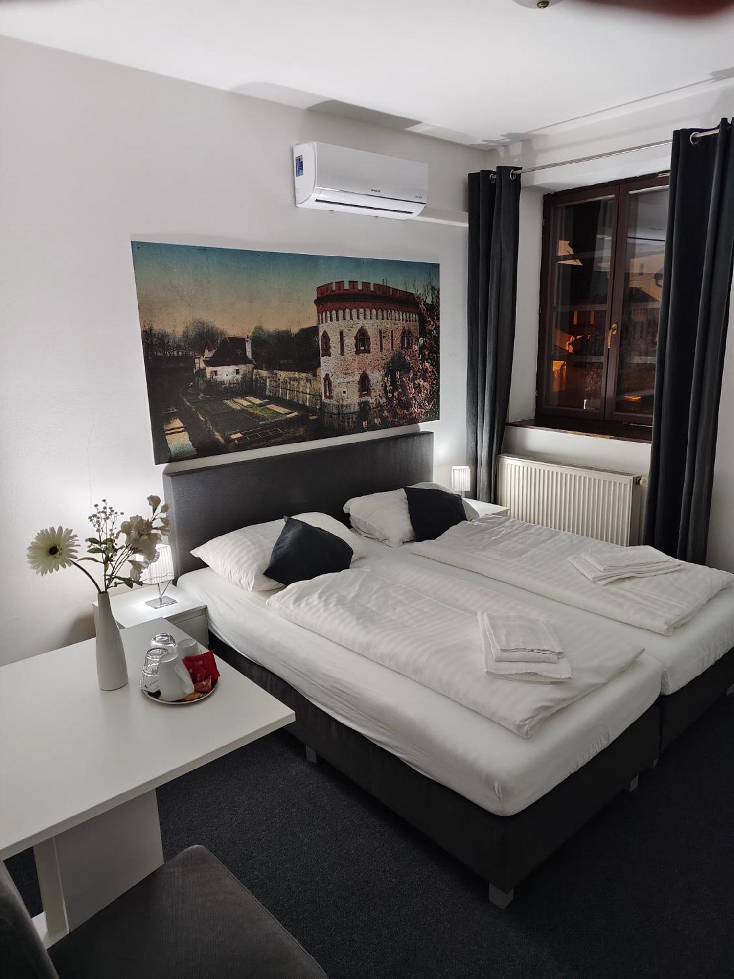 Hotel Bily Konicek Třeboň Екстериор снимка
