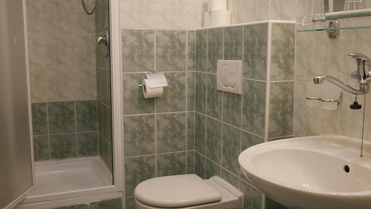 Hotel Bily Konicek Třeboň Екстериор снимка