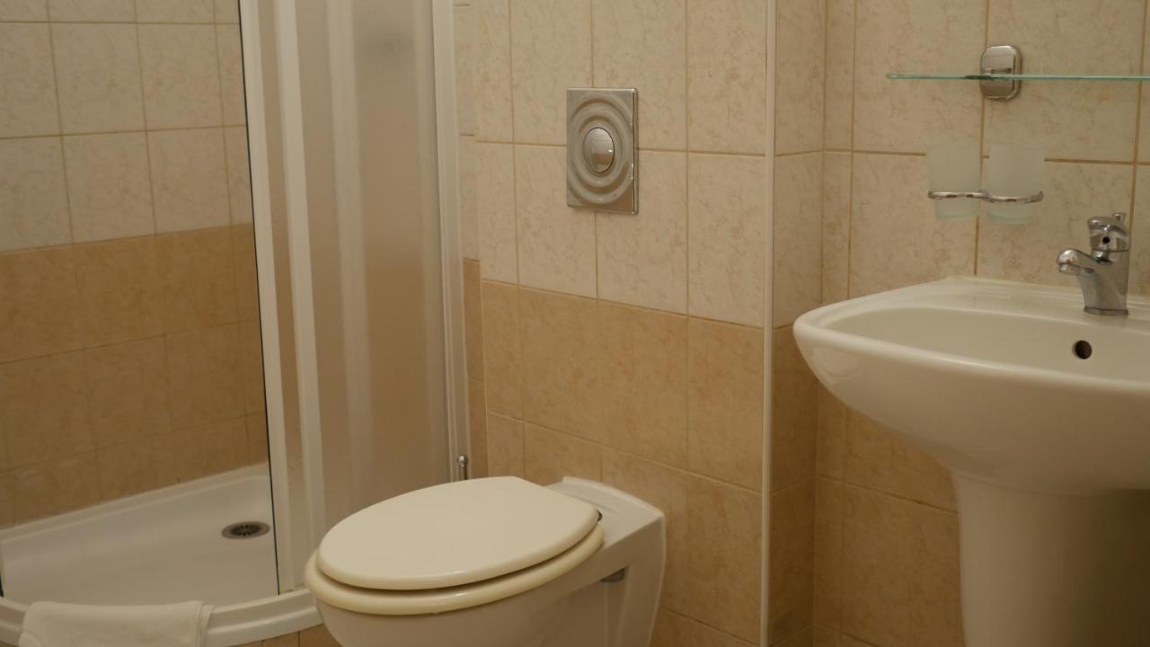 Hotel Bily Konicek Třeboň Екстериор снимка
