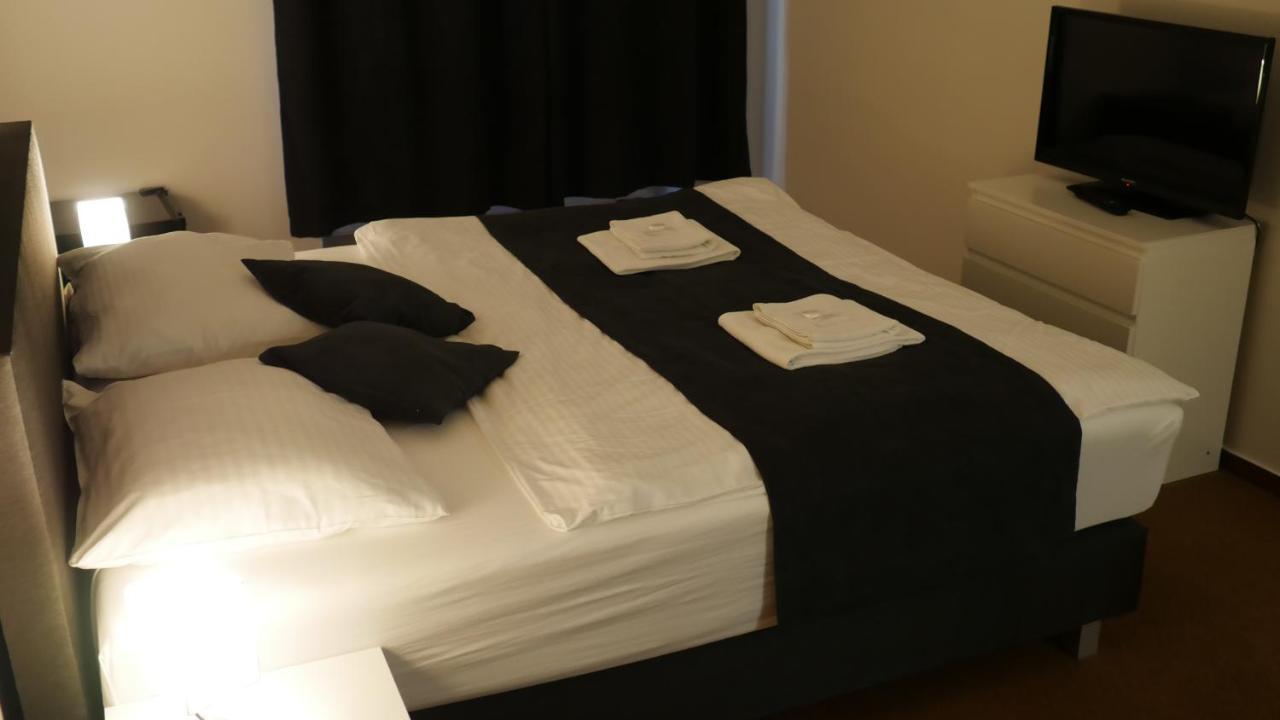 Hotel Bily Konicek Třeboň Екстериор снимка