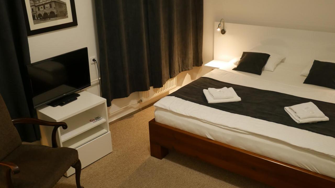 Hotel Bily Konicek Třeboň Екстериор снимка