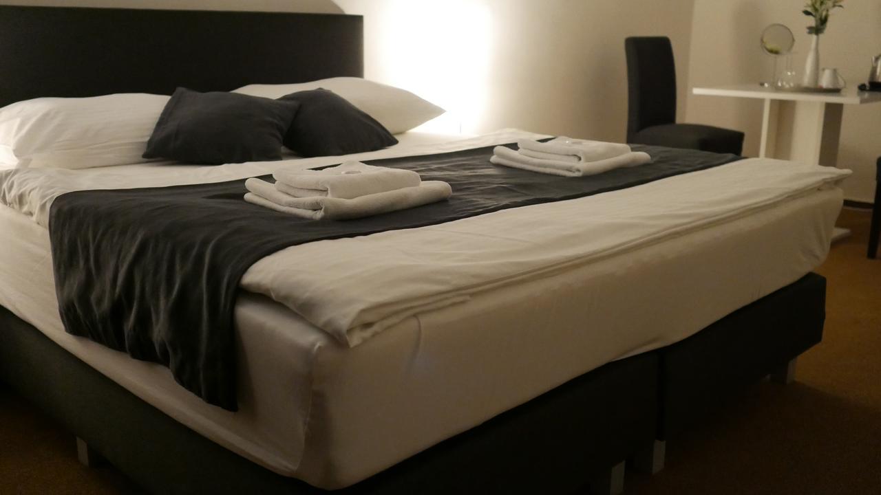 Hotel Bily Konicek Třeboň Екстериор снимка