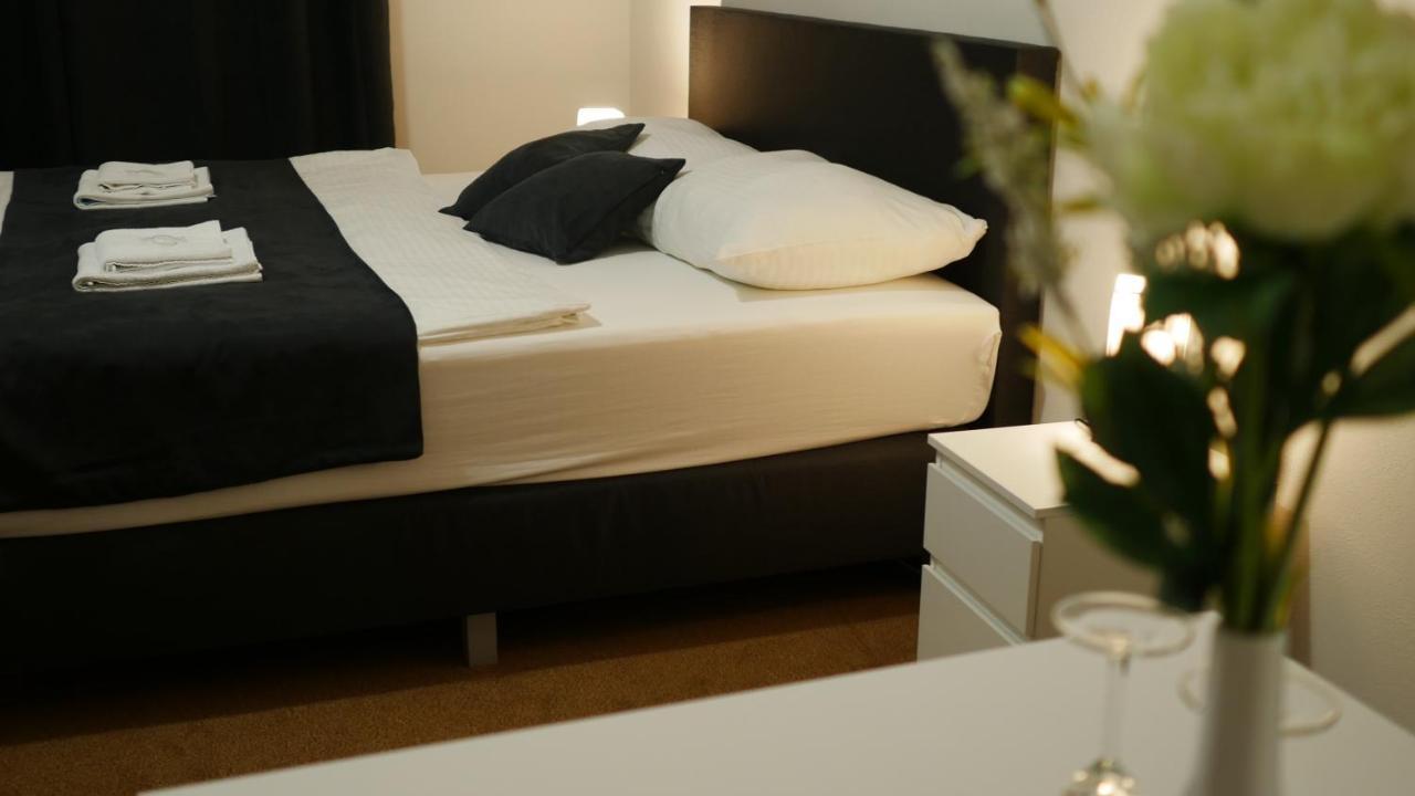Hotel Bily Konicek Třeboň Екстериор снимка