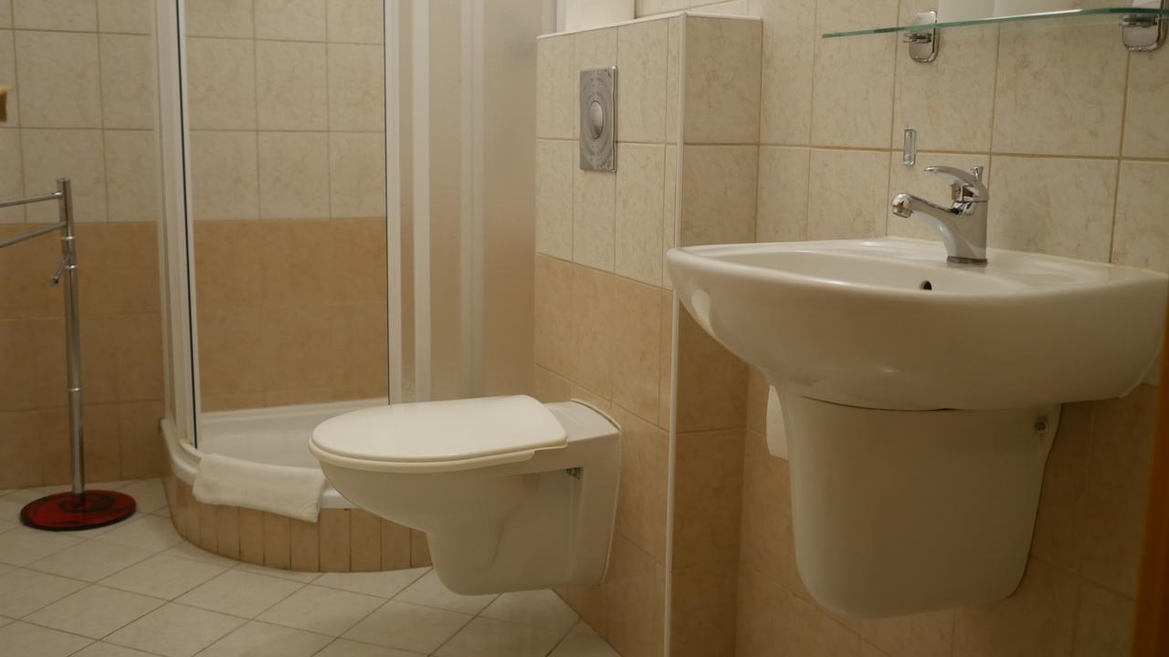 Hotel Bily Konicek Třeboň Екстериор снимка