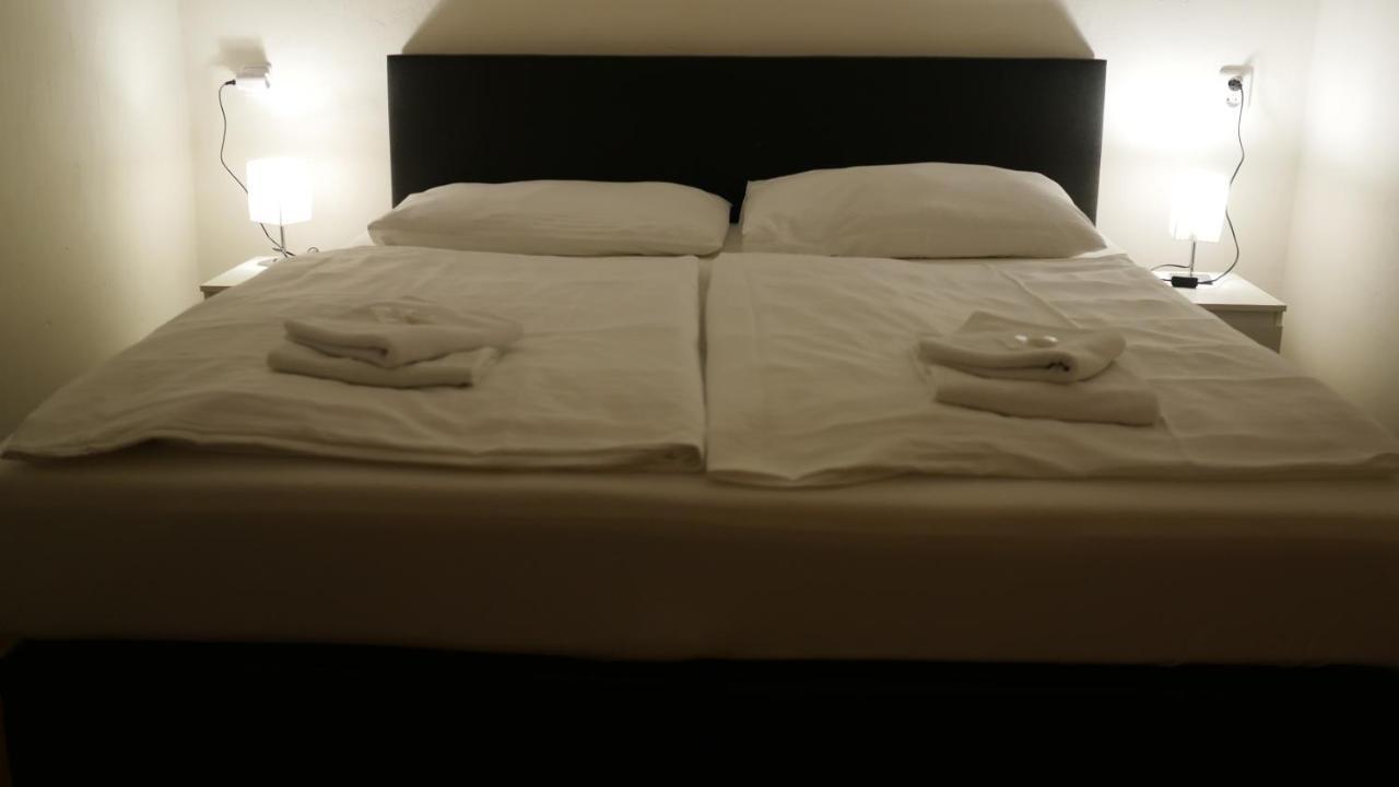 Hotel Bily Konicek Třeboň Екстериор снимка