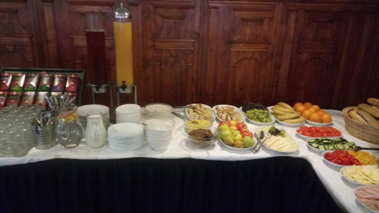Hotel Bily Konicek Třeboň Екстериор снимка